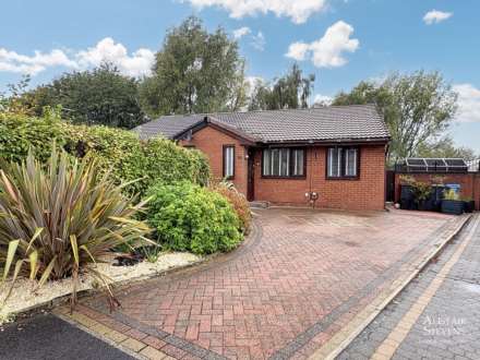 7 Monarch Close, Royton