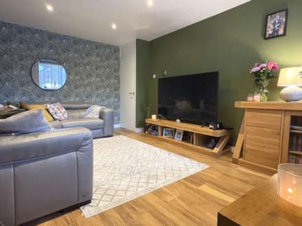 7 Monarch Close, Royton, Image 2