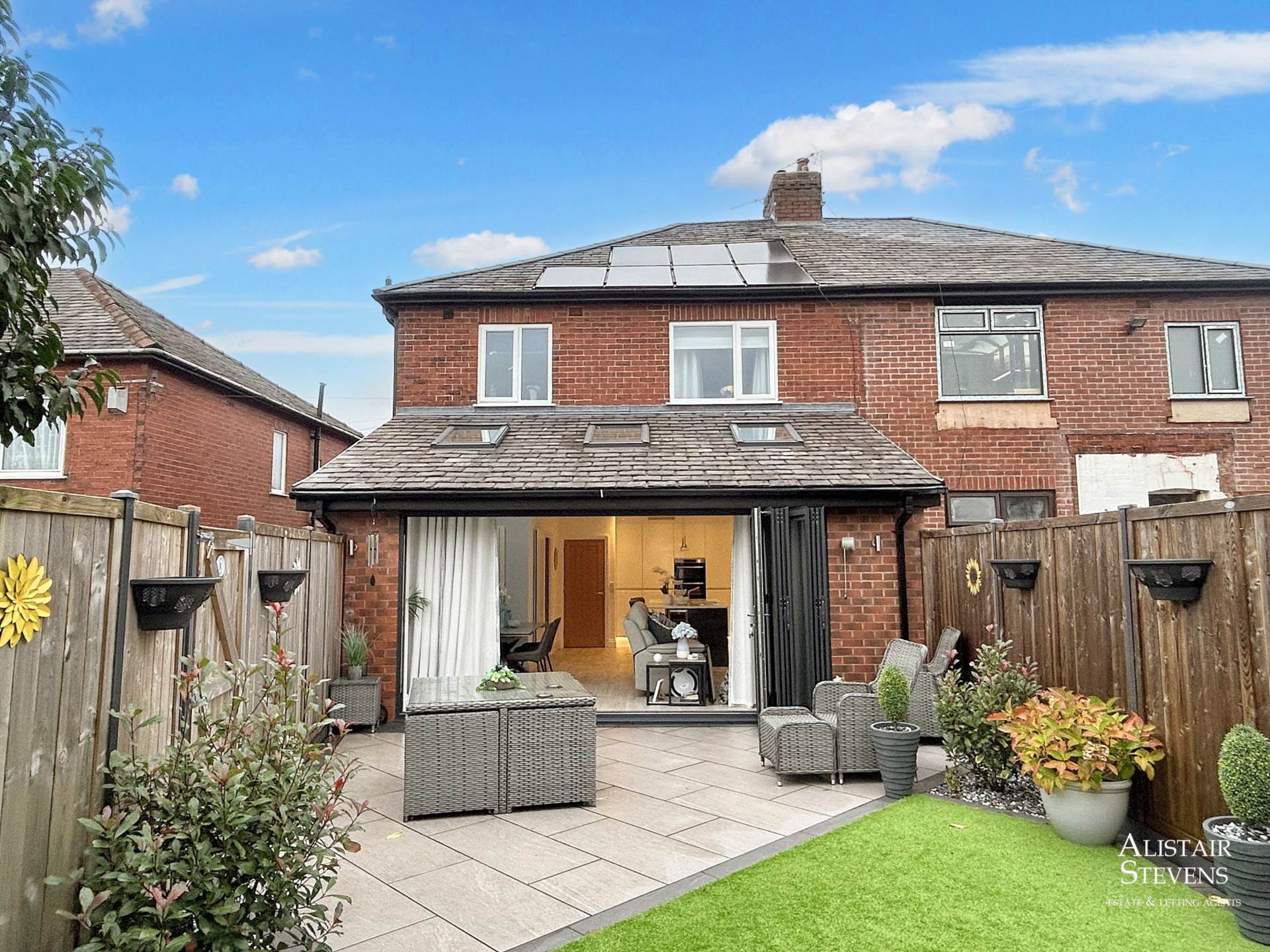 Thornham Lane, Oldham, Image 19