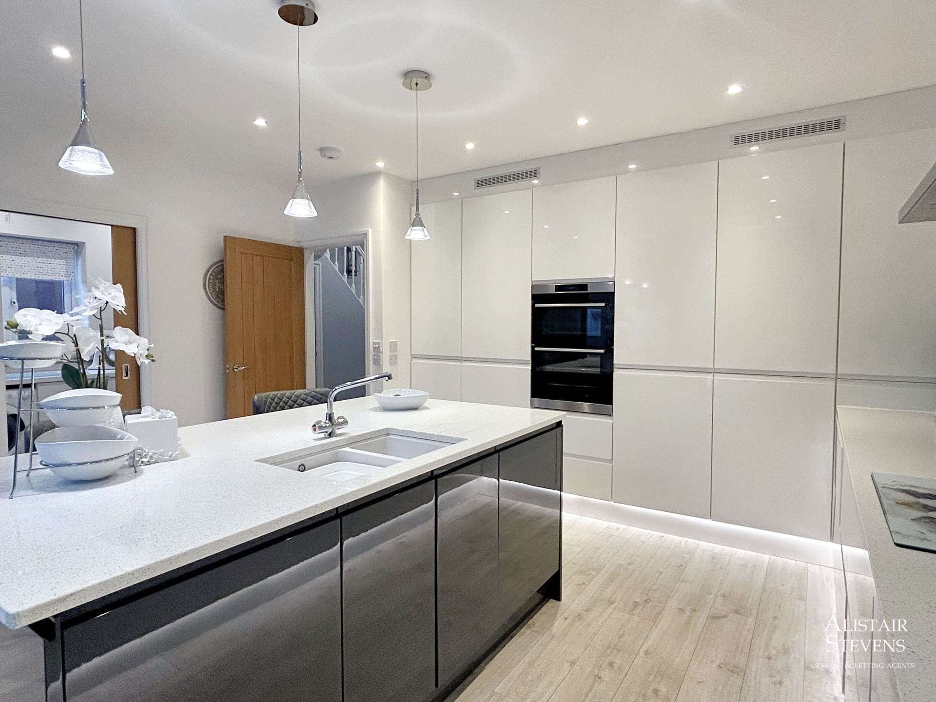 Thornham Lane, Oldham, Image 5