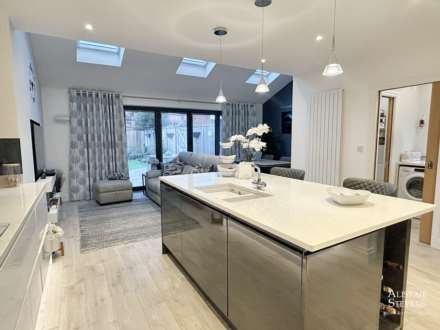 Thornham Lane, Oldham, Image 3