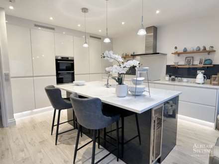 Thornham Lane, Oldham, Image 6