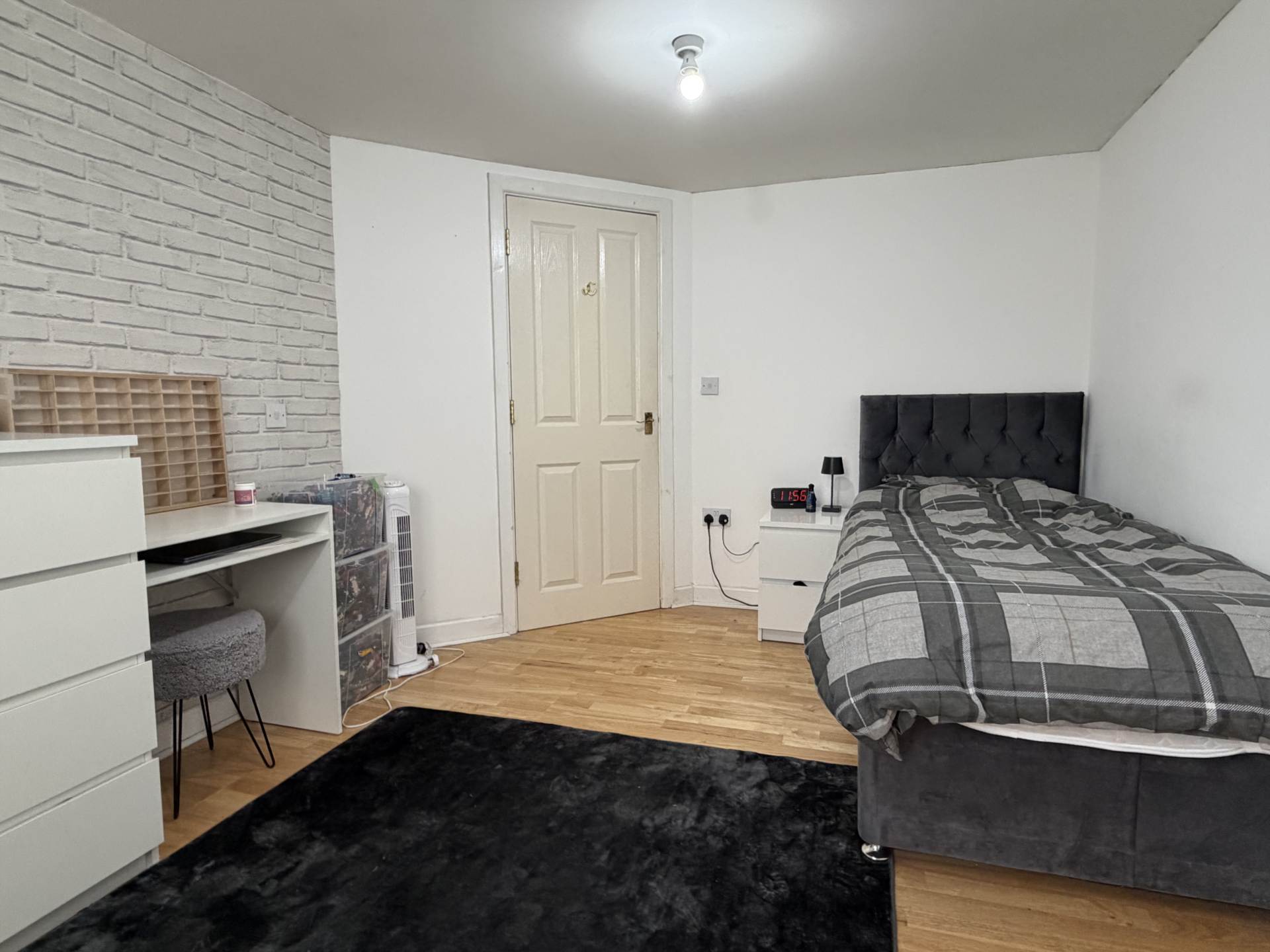 Sherwood Way, Oldham, Image 15