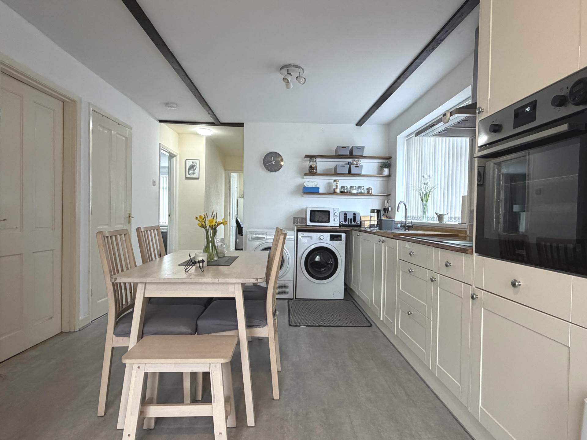 Sherwood Way, Oldham, Image 4