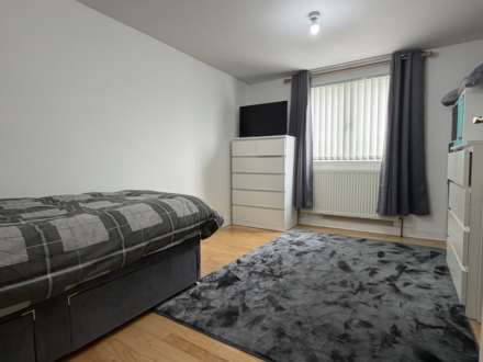 Sherwood Way, Oldham, Image 14