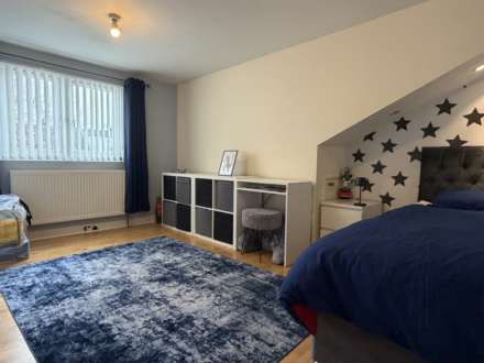 Sherwood Way, Oldham, Image 16