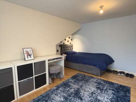 Sherwood Way, Oldham, Image 17