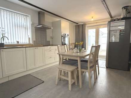 Sherwood Way, Oldham, Image 2