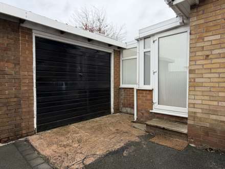 Sherwood Way, Oldham, Image 21