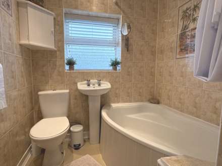 All Saints Close, Royton, Image 14