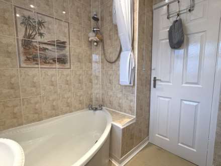 All Saints Close, Royton, Image 15