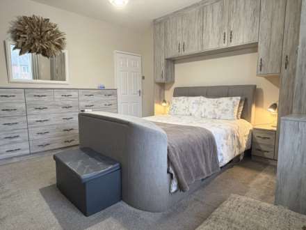 All Saints Close, Royton, Image 9