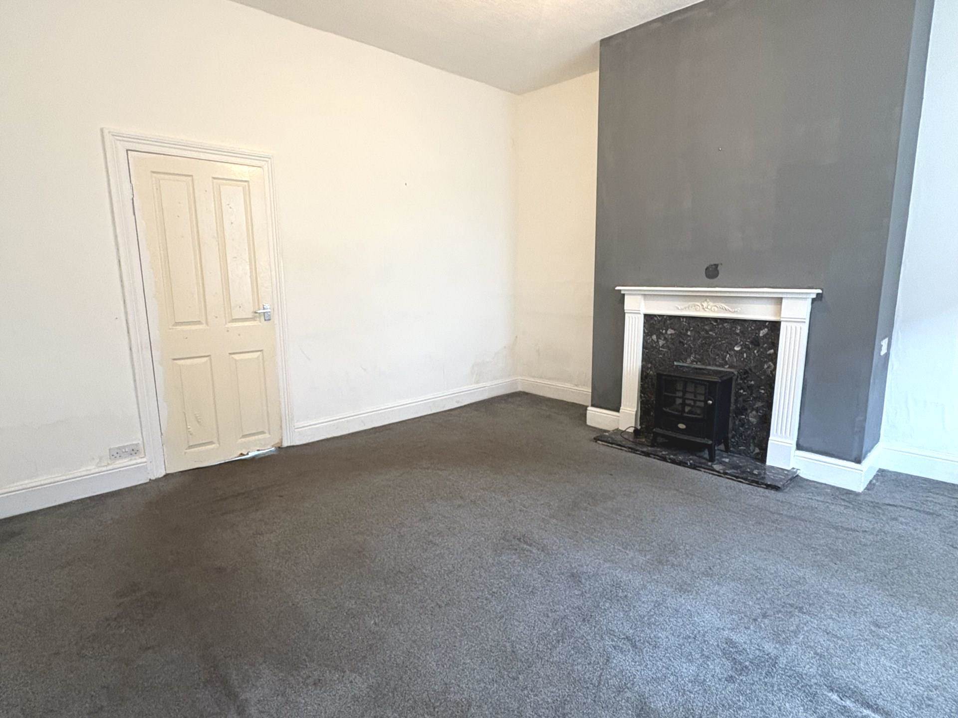 Park Street, Shaw, Image 4