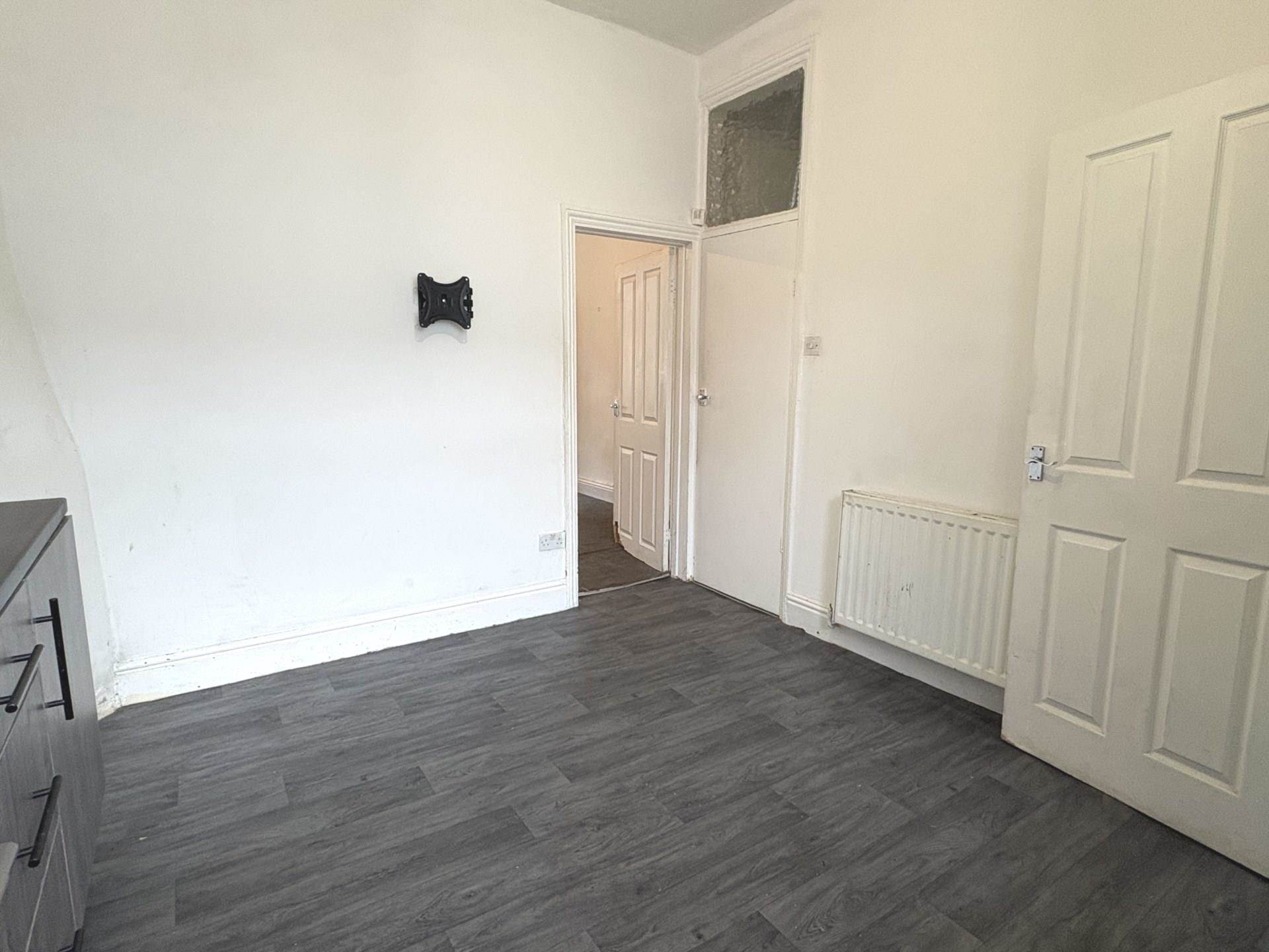 Park Street, Shaw, Image 5