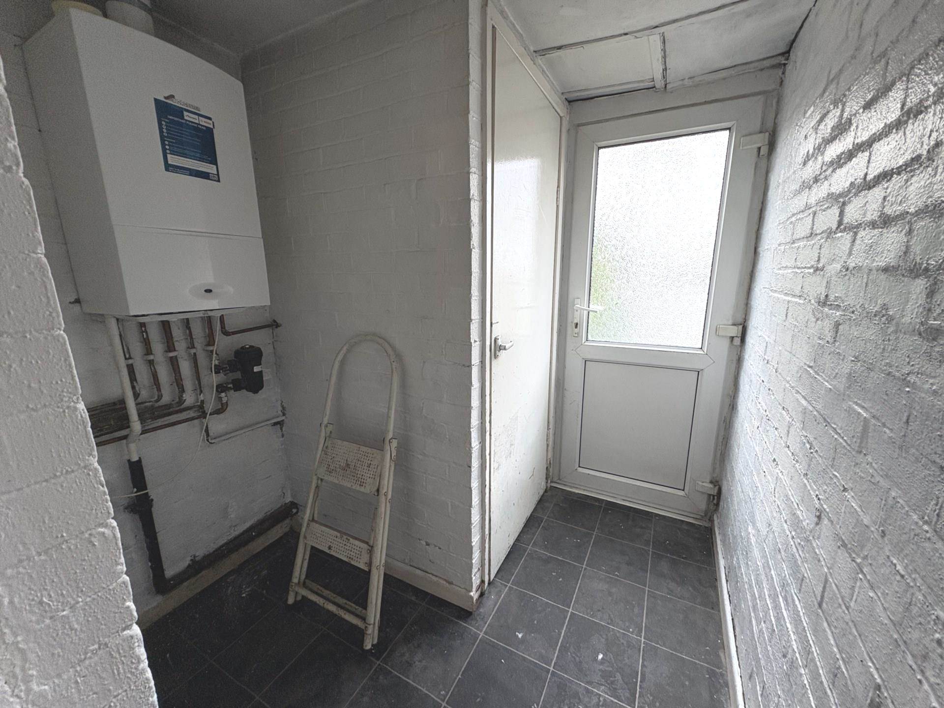 Park Street, Shaw, Image 6