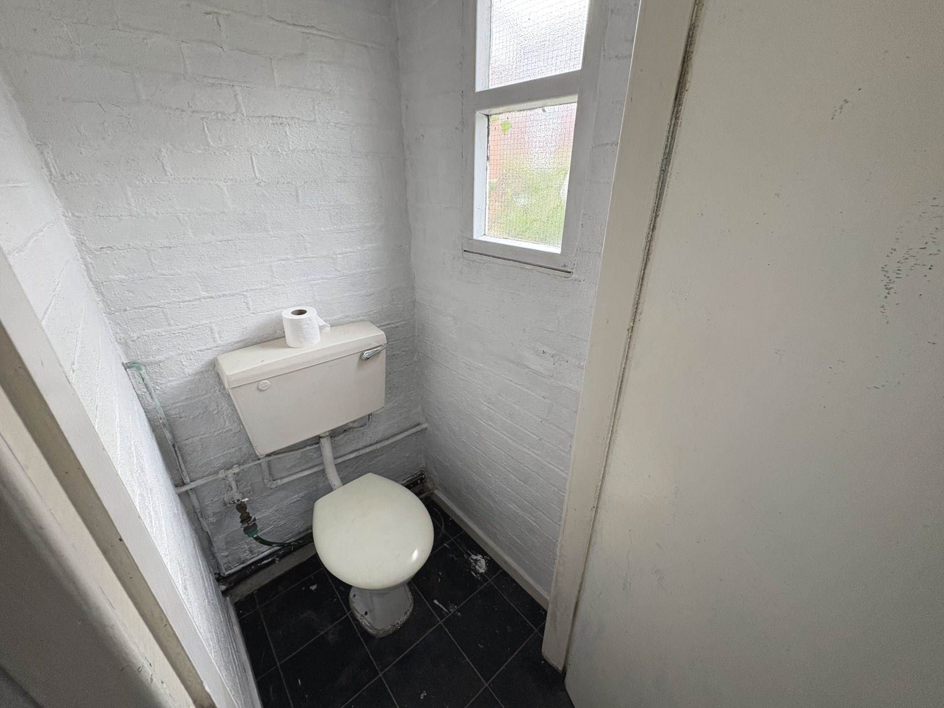 Park Street, Shaw, Image 7