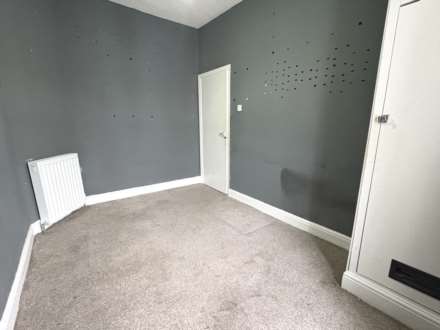 Park Street, Shaw, Image 11