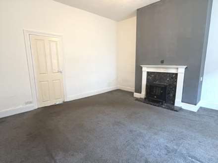 Park Street, Shaw, Image 4