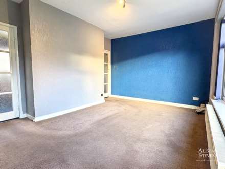 Holly Bank, Royton, Image 3