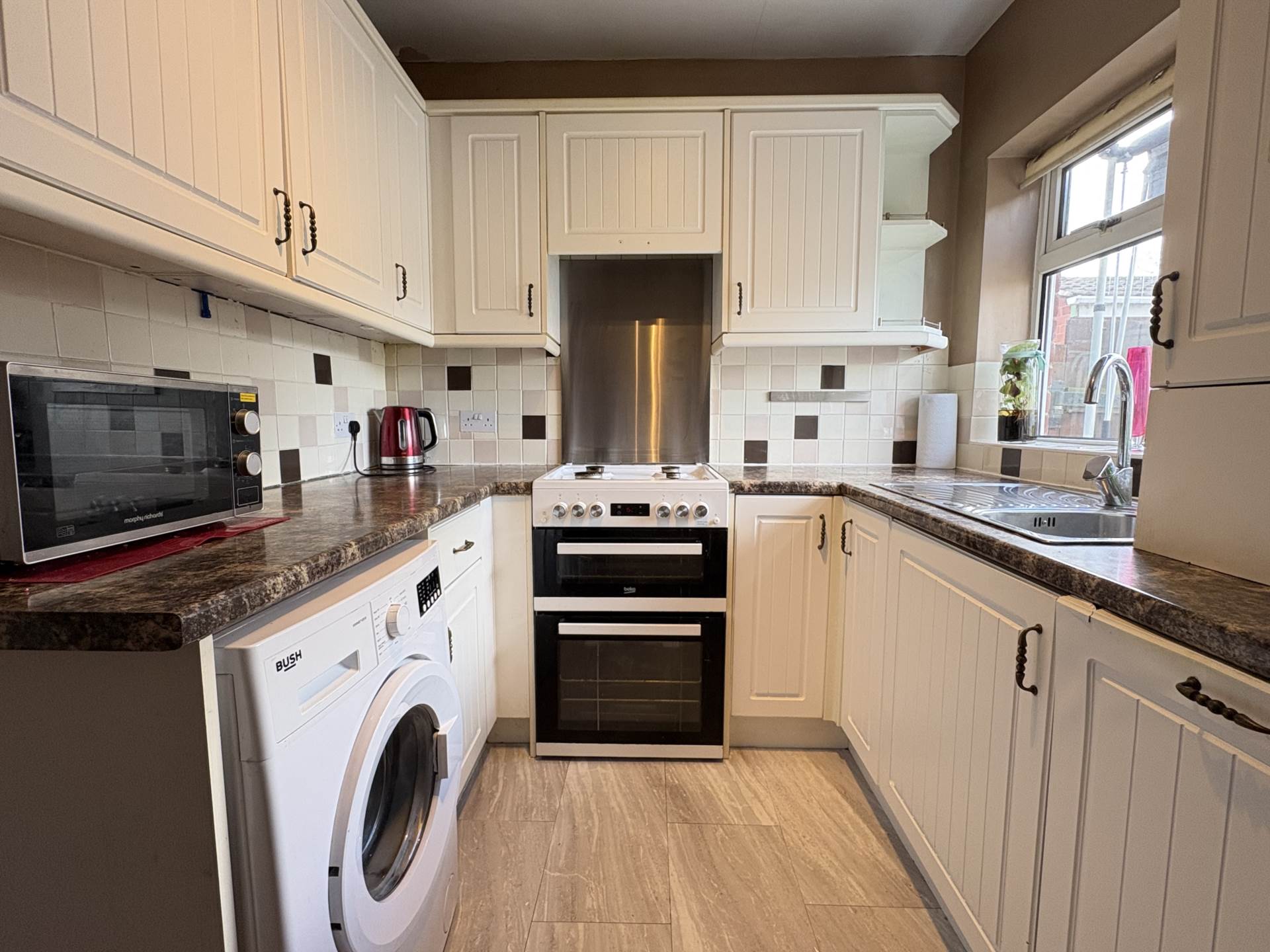 Carlton Way, Royton, Image 6