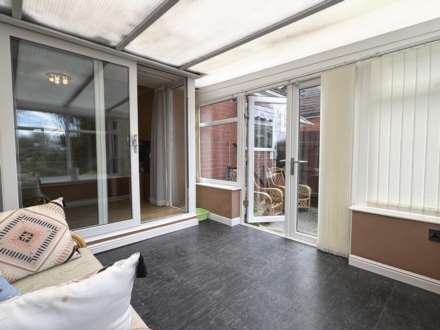 Carlton Way, Royton, Image 11