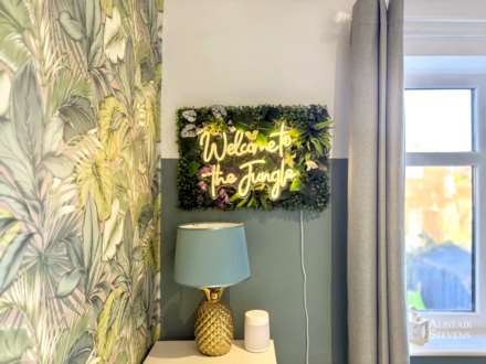 The Avenue, Shaw, Image 18