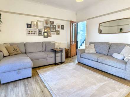 The Avenue, Shaw, Image 6