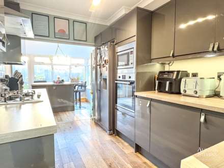 The Avenue, Shaw, Image 7