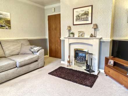 Edge Hill Avenue, Royton, Image 4