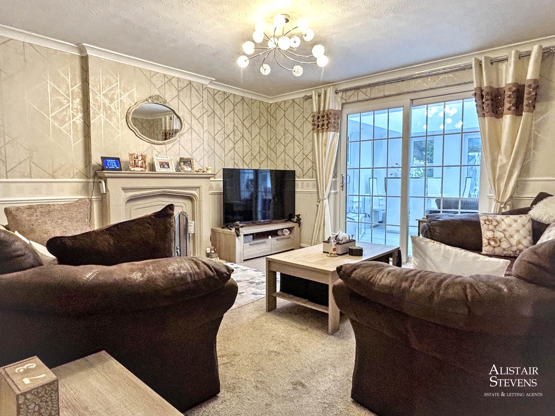 Highfield Drive, Royton, Image 6