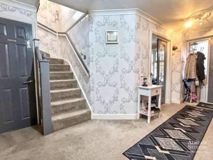 Highfield Drive, Royton, Image 2