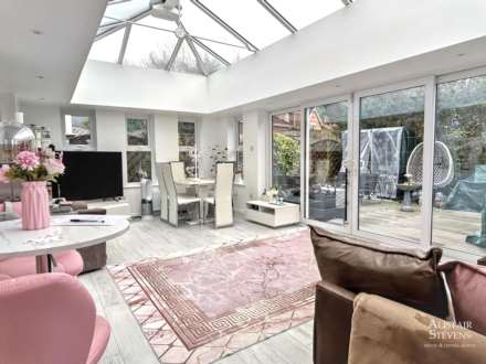 Highfield Drive, Royton, Image 3