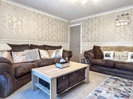 Highfield Drive, Royton, Image 7