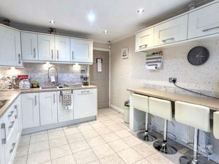 Highfield Drive, Royton, Image 8