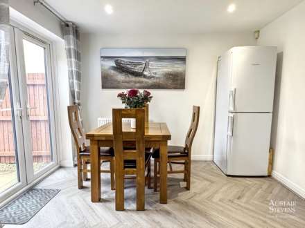 Windmill Close, Royton, Image 6