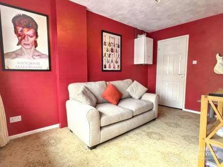 Highfield Drive, Royton, Image 9