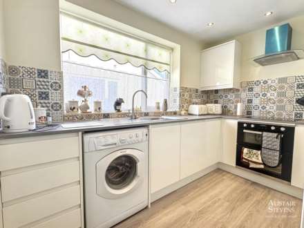 Sherwood Way, Crompton Fold, Image 7