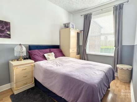 Turf Lane, Royton, Image 11