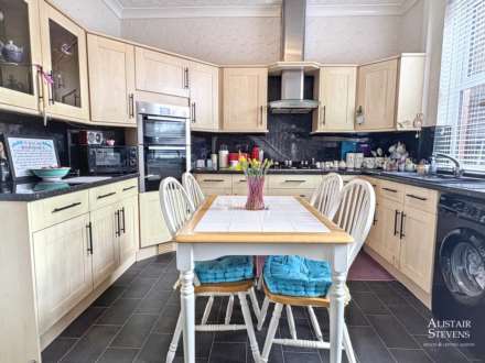 Turf Lane, Royton, Image 2