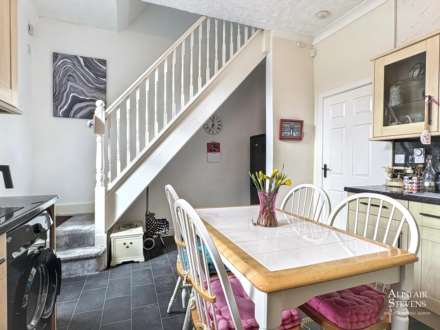 Turf Lane, Royton, Image 6