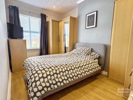 Turf Lane, Royton, Image 9