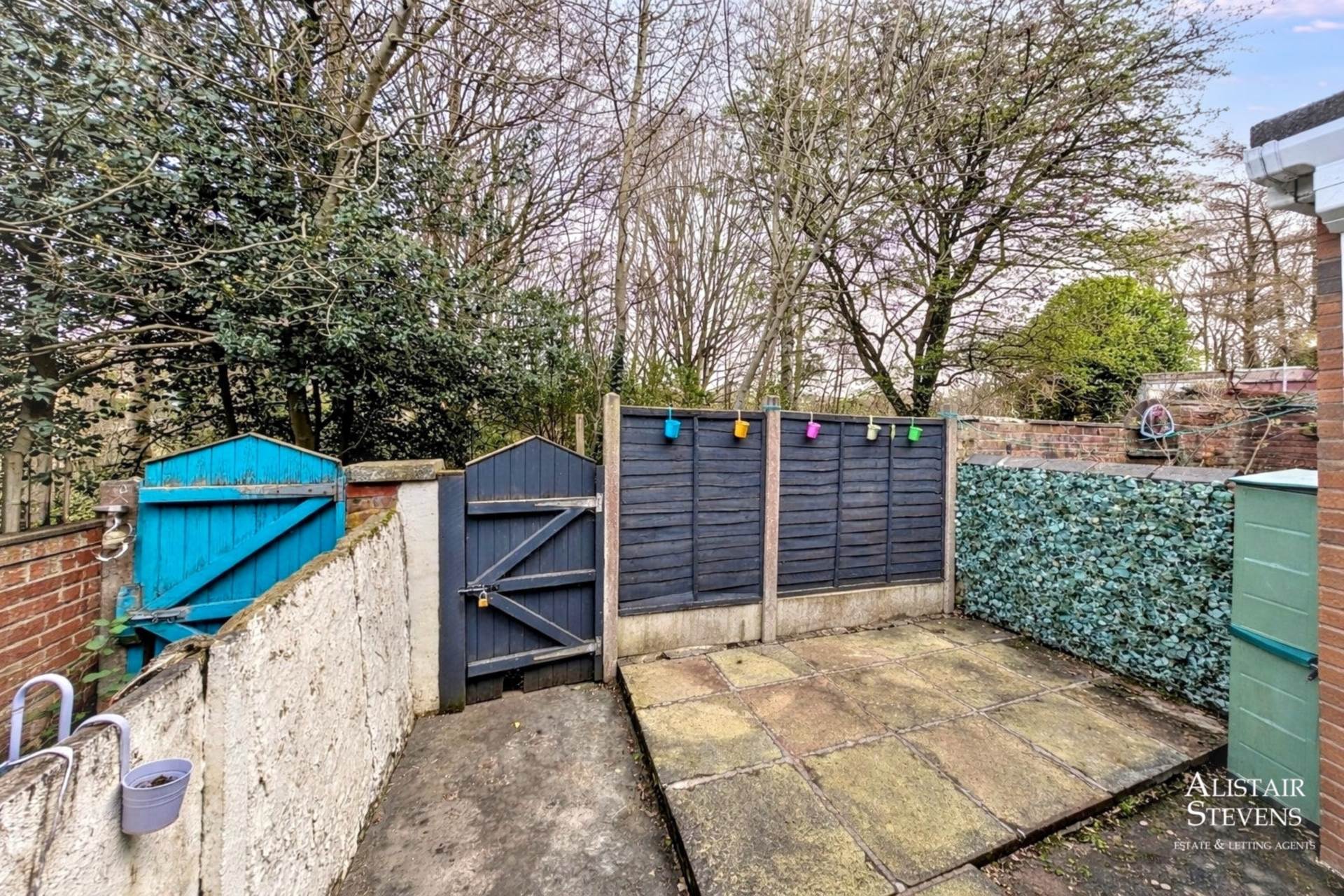 Rhodes Hill, Lees, Image 12
