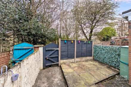Rhodes Hill, Lees, Image 12