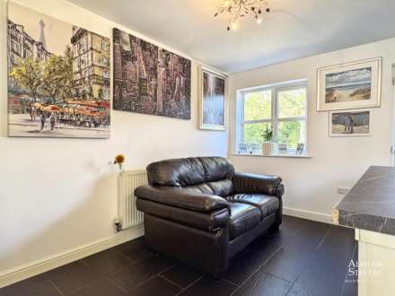 Parklands, Royton, Image 6