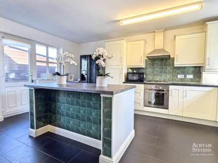 Parklands, Royton, Image 7