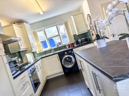 Parklands, Royton, Image 8