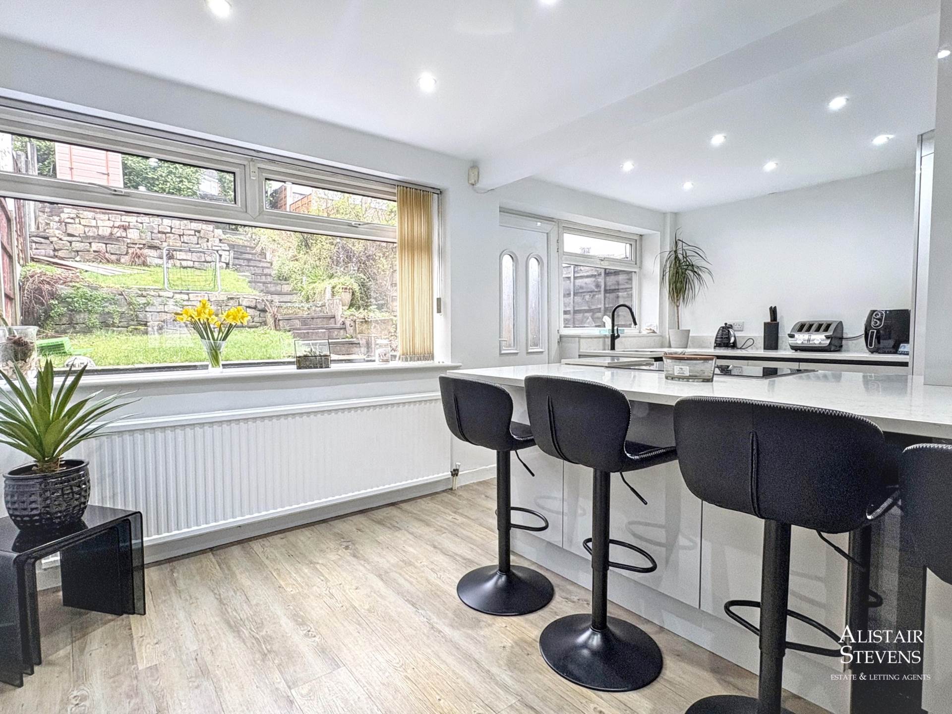 Harewood Drive, Royton, Image 4