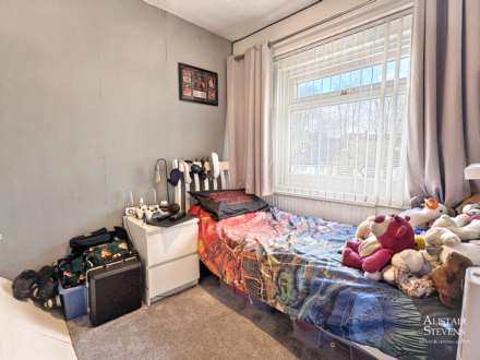 Harewood Drive, Royton, Image 11