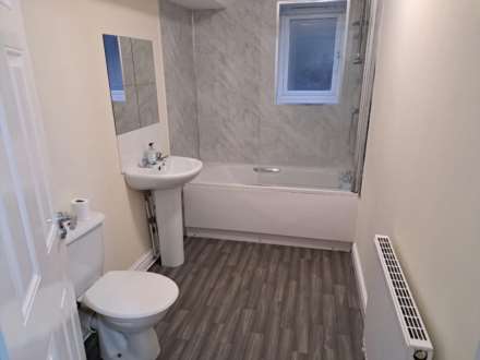 Two Trees Lane, Denton, Image 4