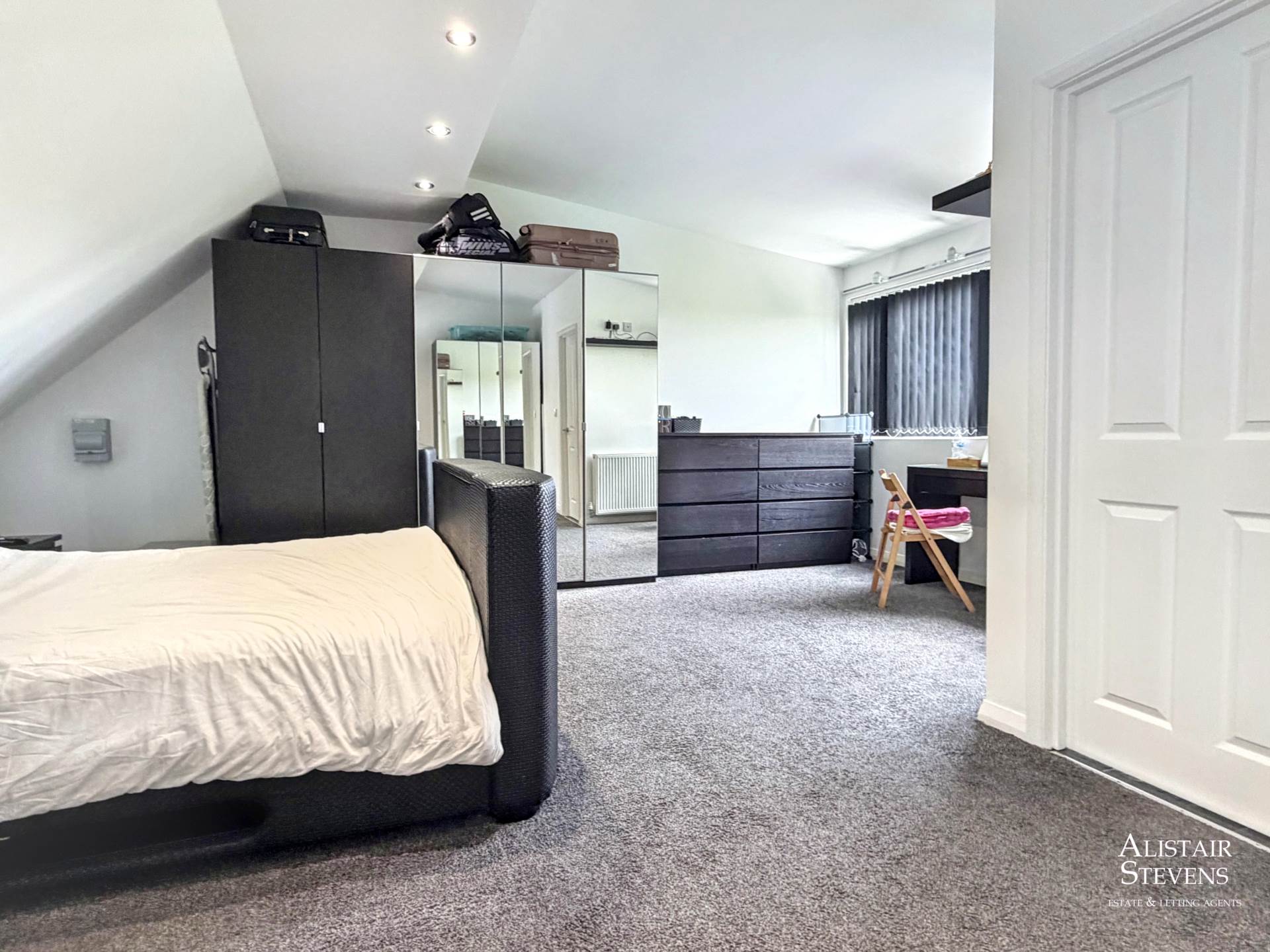 Perth Street, Heyside, Image 17